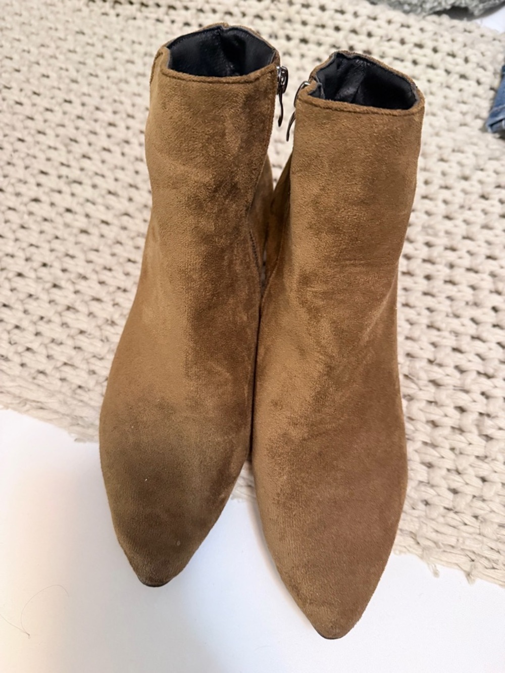 Women's Suede Pointed Toe Ankle Boots - Tan